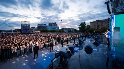 35 детей потерялись во время праздничного концерта в Караганде