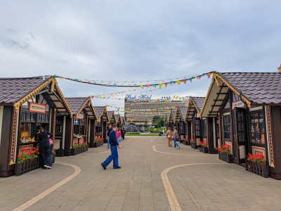 В Хабаровске на месте стихийного рынка появится ярмарка с парковкой и льготами