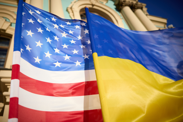 Хегсет: США ищут способ обеспечить военные поставки Украине
