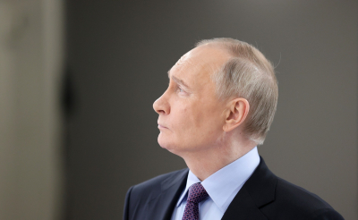 SCMP: в Китае оценили жест Путина, который снял пиджак по прилете в Пекин