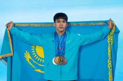 Сборная Казахстана по тяжелой атлетике выиграла медальный зачет ЧА