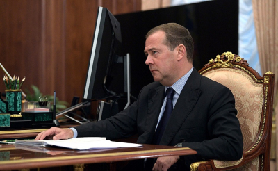 Медведев заявил о полном обеспечении армии личным составом