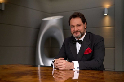 Певица из&nbsp;Татарстана Гульназ Султанова прошла в&nbsp;команду Ильдара Абдразакова в&nbsp;шоу &laquo;Голос&raquo;