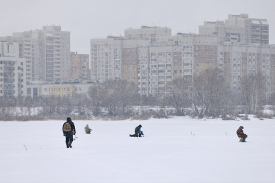 В Тетюшском районе четверо рыбаков чуть не ушли под лед