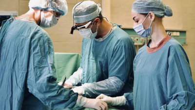 45 минут между жизнью и смертью: челнинские хирурги спасли пациента с критической кровопотерей 14/08/2026 &ndash;
