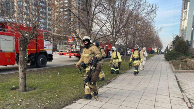 Скопление пожарных возле &quot;Нурлы тау&quot; заметили в Алматы (фото, видео)