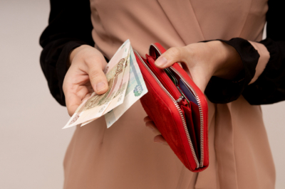 Дали в долг &mdash; потеряли и деньги, и друга: как этого не допустить