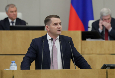 Нилов вступился за посадившего самолет и лишенного работы пилота Белова