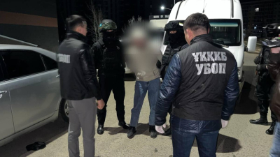 Мошенник из Уральска притворялся женщиной в соцсетях и шантажировал местных жителей