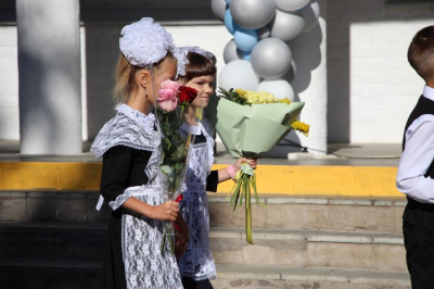Школьные траты бьют по бюджету: в России захотели вернуть единовременные выплаты перед 1 сентября