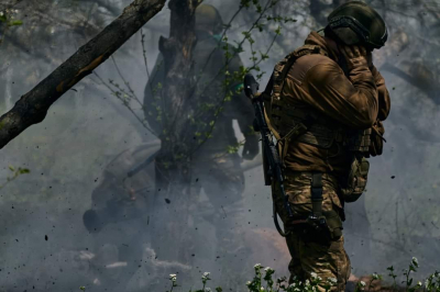 Politico: Скандал с голодающими солдатами потряс Украину