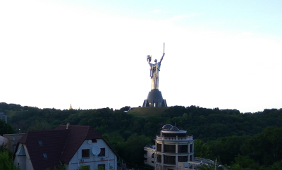 Гончаренко*: в правительственный квартал Киева стягиваются полиция и военные