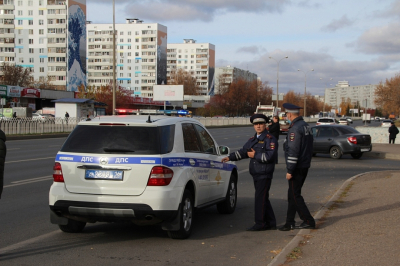 В Челнах за полдня оштрафовали более 30 водителей из‑за тонировки