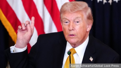 Bloomberg: &laquo;Танкер-зомби&raquo; неожиданно появился в водах Ормузского пролива