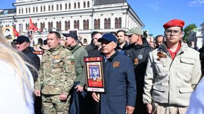 Минниханов прошел в &laquo;Бессмертном полку&raquo; с портретом дяди, погибшего под Москвой в 1941 году 09/05/2026 &ndash; Новости