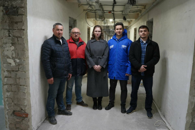 Партийный десант оценил ход ремонта общежития Казанского медуниверситета