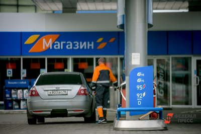 На екатеринбургских заправках сокращаются длинные очереди автомобилистов