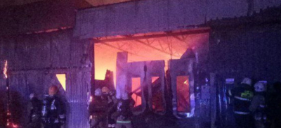 СТО с автомобилями загорелось в Алматы