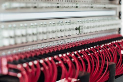 Спецслужбы получили право отключать услуги мобильной и стационарной связи