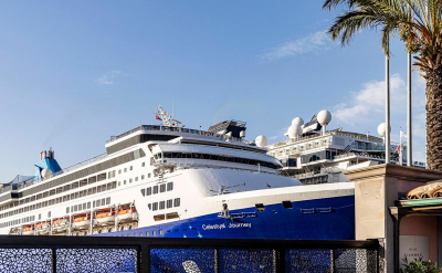 Застрявшим на лайнере в Катаре туристам из России разрешили остаться