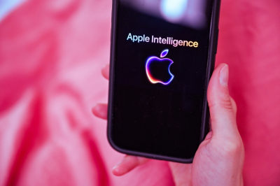 IT-эксперт оценил перспективы складного iPhone за 400 тыс. рублей в России