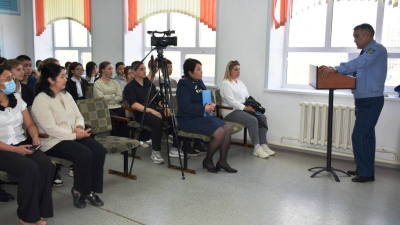 Памяти погибшего полицейского в школе Кокшетау открыли &quot;уголок мужества&quot;