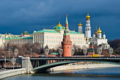 Отец Илона Маска заявил, что Россию демонизируют в западных медиа
