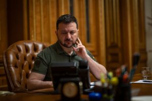 Зеленский сообщил Трампу, что готов снизить активность атак по НПЗ в России