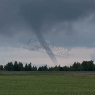Очевидцы сняли на ВИДЕО смерч под Казанью