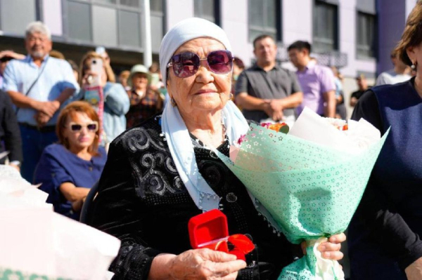 Дольщики получили ключи от квартир спустя 10 лет в Астане