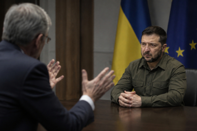 $700 млрд на ветер. Зеленский доигрался: когда Украину оставят без денег