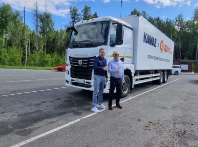Сергей Когогин приехал в Санкт-Петербург за рулем КАМАЗа-рефрижератора