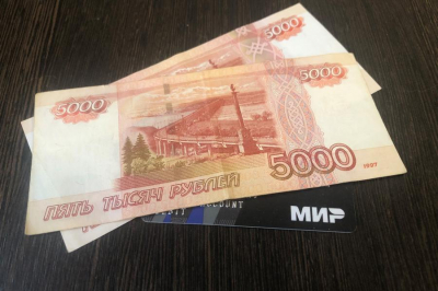 По 10 000 рублей начислят этим пенсионерам уже в апреле6 кто в списках