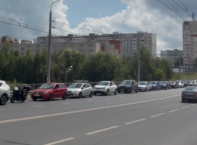 Простоять в очереди на заправке - уважительная причина для опоздания на работу 12/07/2026 – Новости
